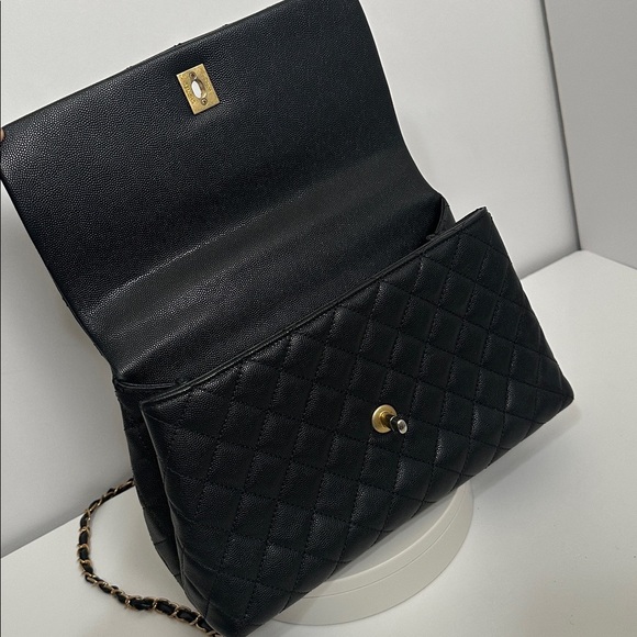 💯Authentic Chanel Black Quilted Shoulder Bag with Gold Accents🍀 - Picture 10 of 17